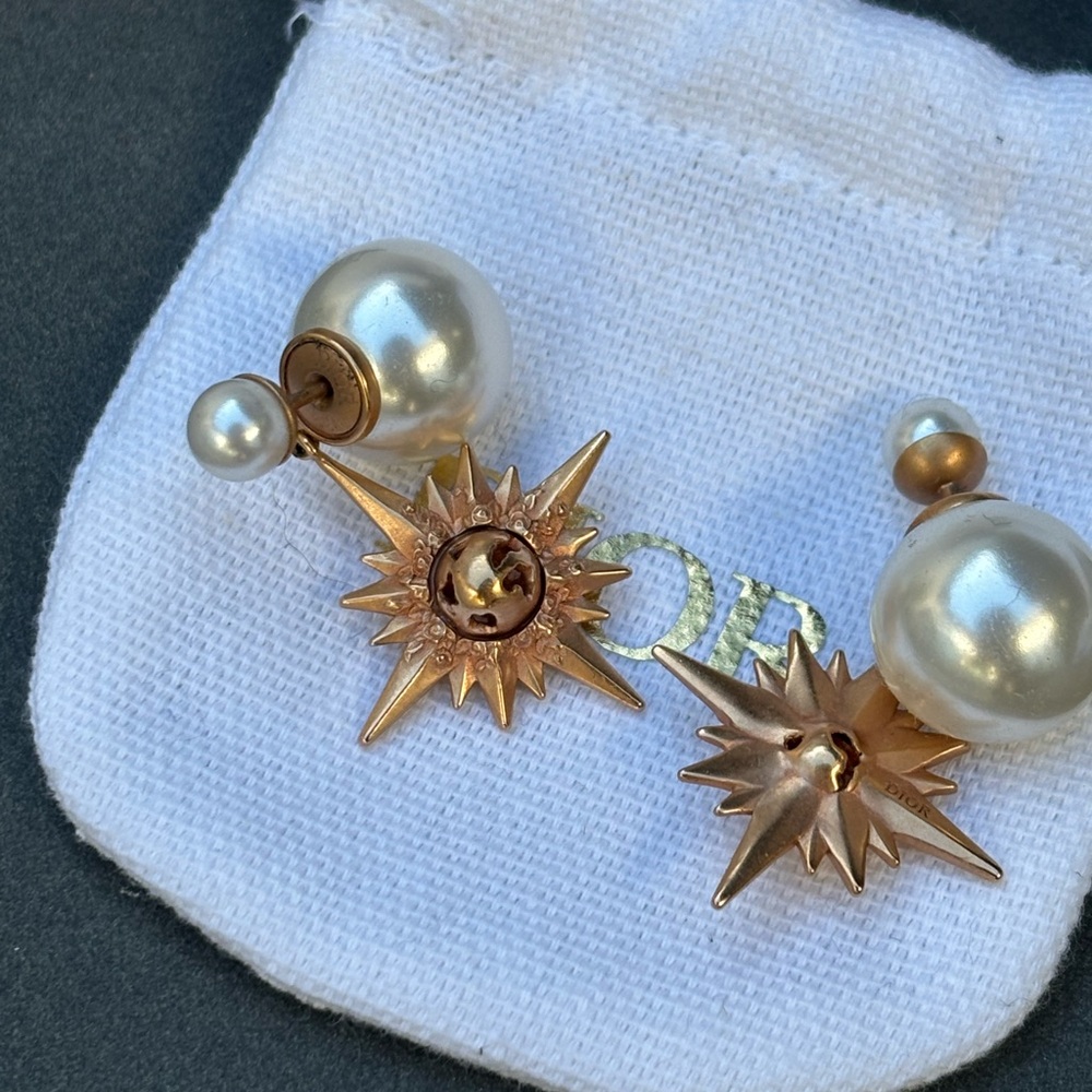 DIOR | Tribales Earrings in Resin Pearl and Rose Gold
